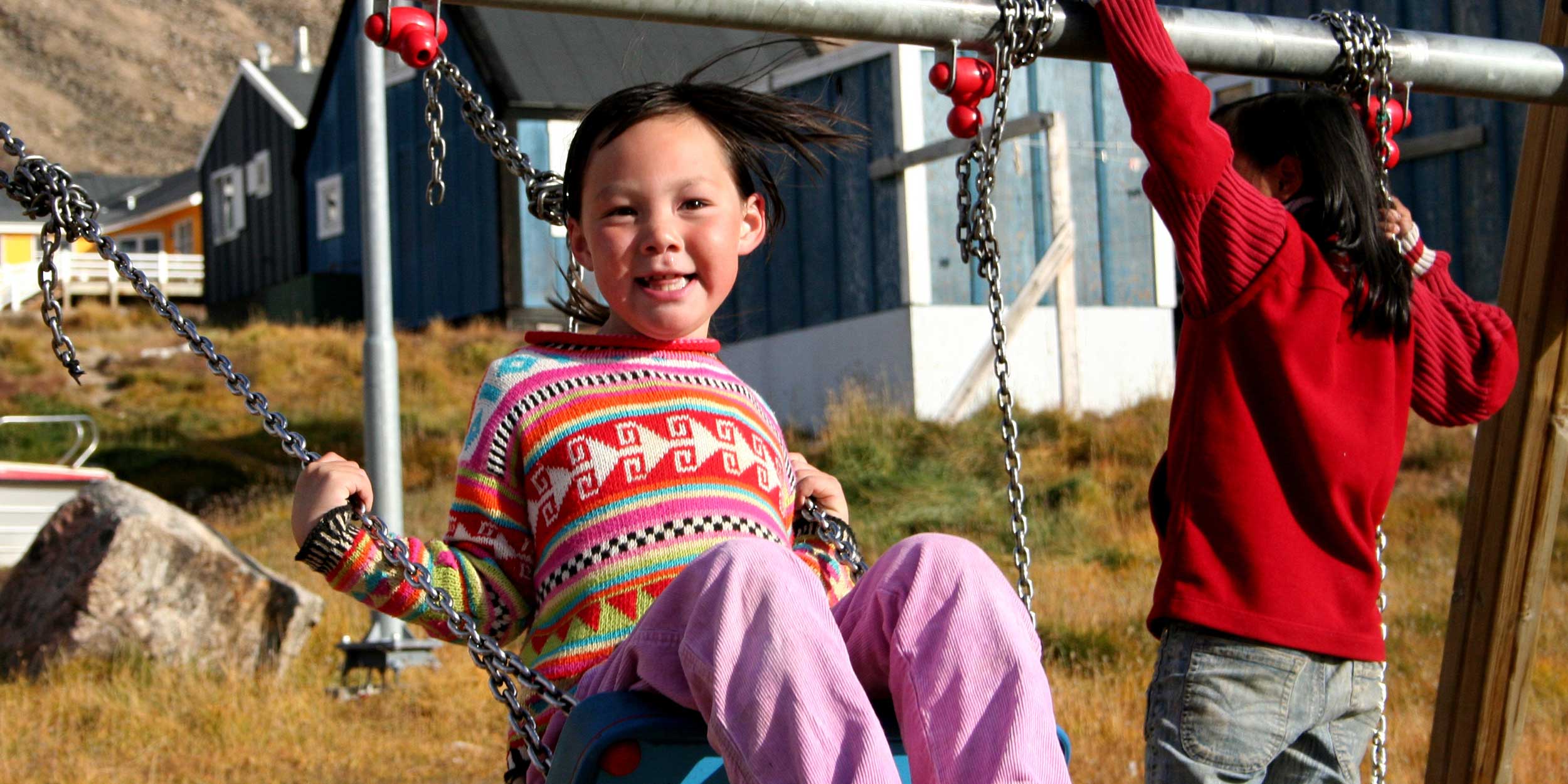 Kids-playing-Greenland-HGR-28641-Nina-Helland.jpg