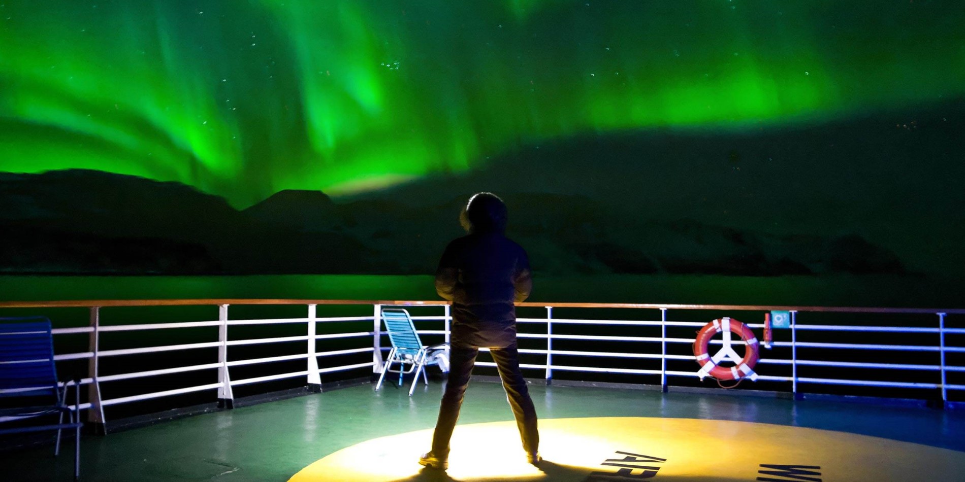 Un spectacle spectaculaire Northern Lights de Hurtigruten pont
