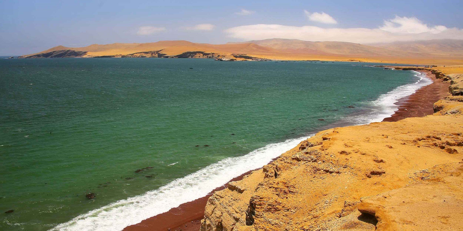 Les falaises de la réserve nationale de Paracas au Pérou