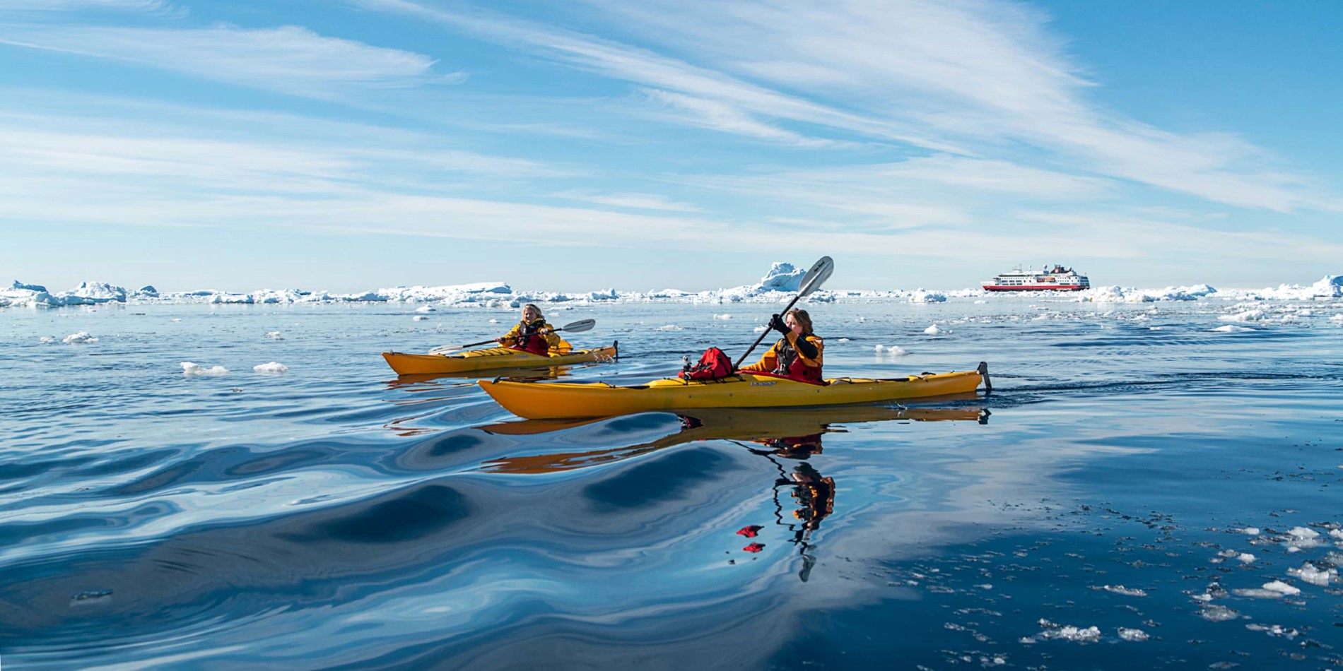 Le kayak est un moyen passionnant d'explorer les eaux polaires