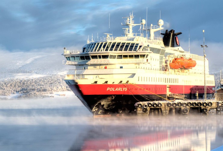 MS Polarlys une belle journée d'hiver à Kirkenes